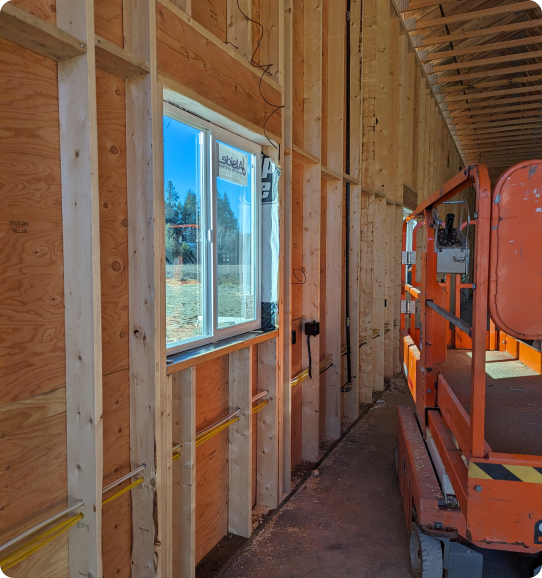 A room with many windows and walls in it